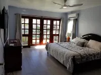 Beach front condo! Best spot to kite!! Beach lovers paradise! Nanny Estates
