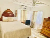 The Suite at Rhyne House/ Montego Bay Book 0ne or more Bedrooms