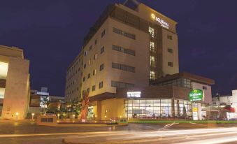 Super 8 by Wyndham Meridian