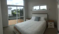 Brand new Holiday Home 400m From Beach