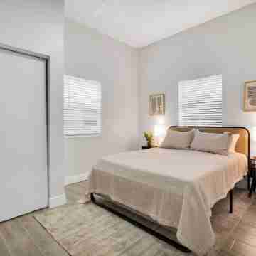 Cigar City Historic Ybor bungalow Newly Remodeled Rooms