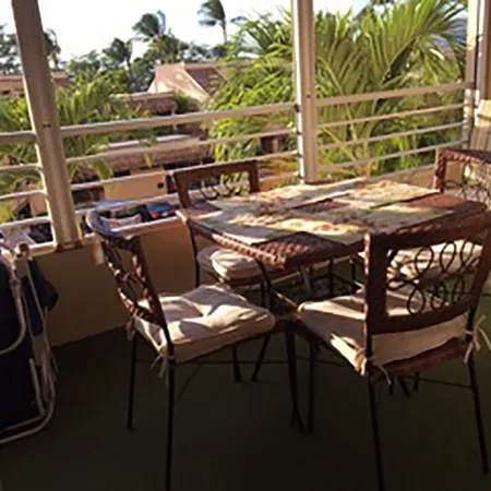 Modern, remodeled, ocean views, comfortable and convenient 580 sf