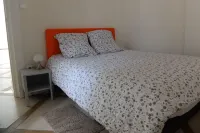 detached cottage in the castle in Sologne (18)