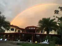 Toucans, Mountains & Waterfalls! Jungle Villa, 5-8 BR, with full staff. Hotels near El Bajo Las Bonitas Platanares Pérez Zeledón