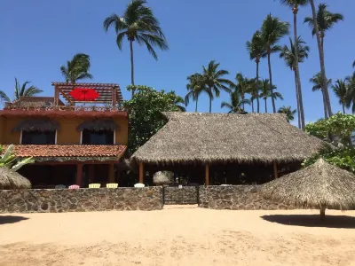 Beach Front Compound W/Casita & Private Terrace: Sleeps 445 a nite per person