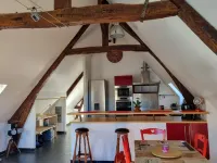 4-bedroom apartment with balcony