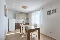 Villa Andi Terrace, Wi-fi, dishwasher, washing machine, parking, 3 min beach