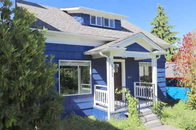 Light-filled, very quiet & newly remodeled house in Madison Valley 스티븐스 호텔