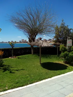 PRIVATE ACCESS TO BEACH IN THE SAME URBANIZATION Hotels near C. Cronista José Gomis