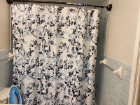 Convenient/family friendly home with yard driveway 銀泉酒店