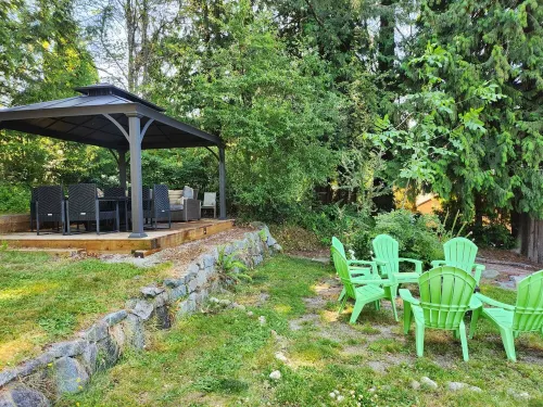 Very Relaxing 3bdr 2bth Home with Gorgeous View Hotels in Sechelt
