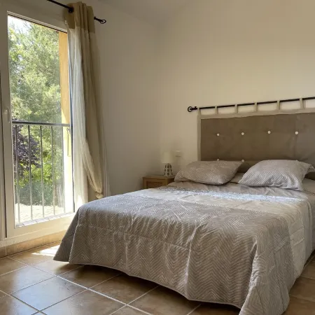 San Cipriano (St Cyprien) 6 pers conditioned villa, in residence Отели в г. Леччи