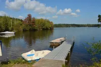 Charming Lakefront Cottage On Masten lake
