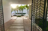 Top of Pelican Key! Spectacular sea views, near beaches, Wifi, parking, private