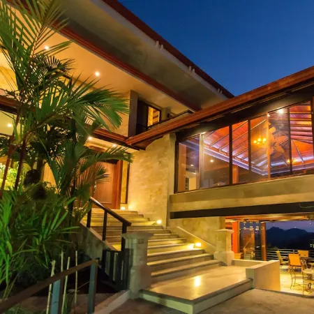 Luxurious, Private Chef,  Mesmerizing views, lots of WILDLIFE