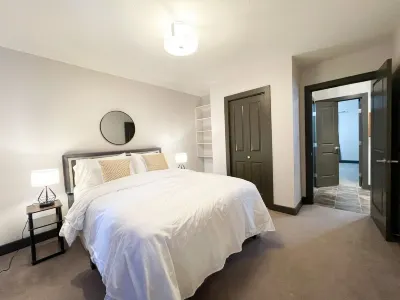 Modern Comforts Downtown Living within walking distance to all the conveniences Hotels in der Nähe von Western Development Museum