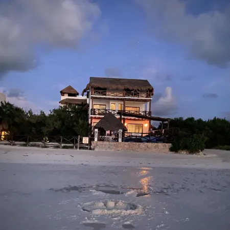 Casa Libelula Beachfront House