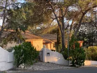 Magnificent villa with private pool Hotels in Le Muy