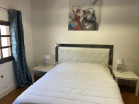 House in gujan la hume Hotels in Gujan-Mestras