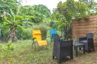 La perle du Rorota - Large luxury studio with swimming pool and private beach access Hotels in 