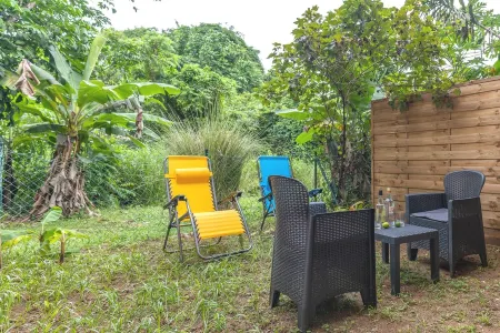 La perle du Rorota - Large luxury studio with swimming pool and private beach access