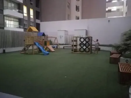 “Sea View Apartment: Near Airport. Air,C. Free Parking