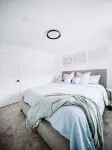 Quiet, above-garage suite in Royal Bay