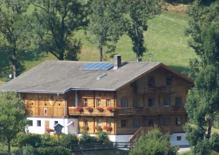 "Plankschneiderhof" A house in the countryside for you alone! Отели в г. Matrei in Osttirol