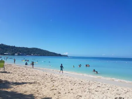 Authentic Puertorrican Home with Full AC -Fast Wifi - Smart TV Near Beach