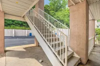 Sunroom, Fireplace Lakefront Branson Condo - bar