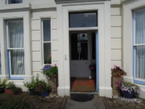 Seascape Largo Hotels in Leven