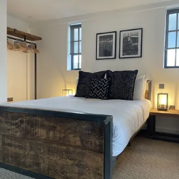 Booking Urban at Halstead