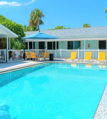Park Shore Suites St Pete Beach - parking