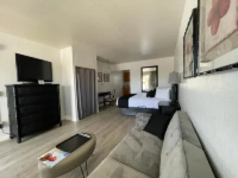 Holiday Isles Resort Hotels in Madeira Beach