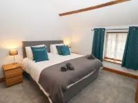 Fryston Cottage Hotels in Threlkeld