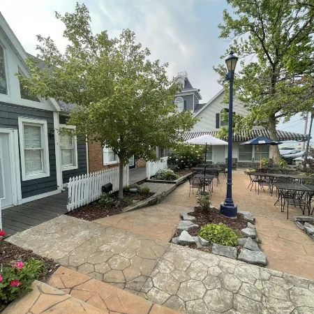 Harbour Square Suites