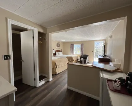 Villa Motel Hotels in Central Kootenay