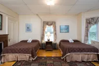 The Farrington Inn Hotels in Watertown