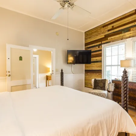 L'Habitation Guesthouse- Adult Exclusive