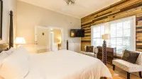 L'Habitation Guesthouse- Adult Exclusive