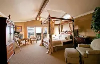 On the Beach Bed and Breakfast Hotels in Cayucos