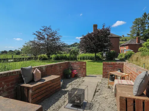 Tirallen Hotels in Llandovery