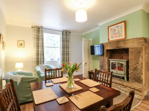 Knoll Cottage - 4-Star