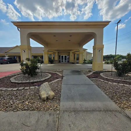 Whitesboro Inn & Suites