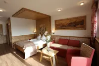 Molaris Lodge