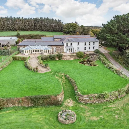Tregoninny Vineyard and Woodland Farmhouse