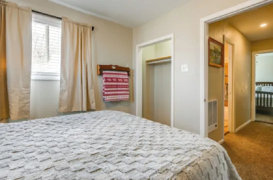 8 Mi to Hiking: Home w/ Patio in Dtwn Pioche  호텔