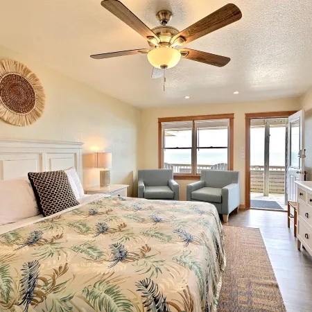 Lighthouse View Oceanfront Lodging