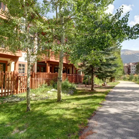 Spacious Town Home, Short Walk to Lifts, Private Hot Tub - 144C by Redawning