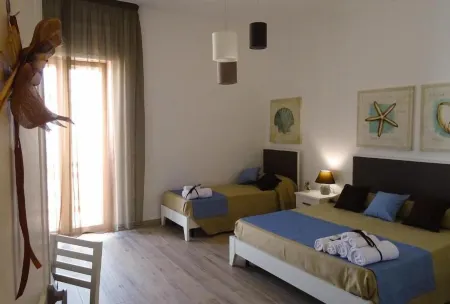 Faro Bianco Gallipoli Отели рядом с достопримечательностью «Gallipoli 1° accesso libero al Mare»